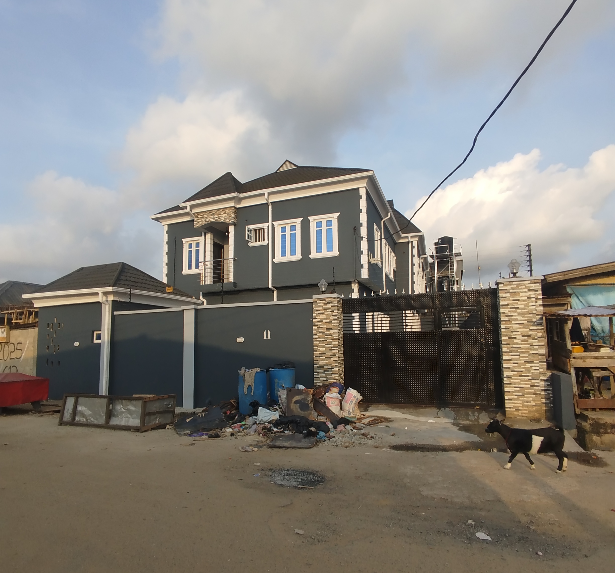 3 bedroom Flat Mafoluku