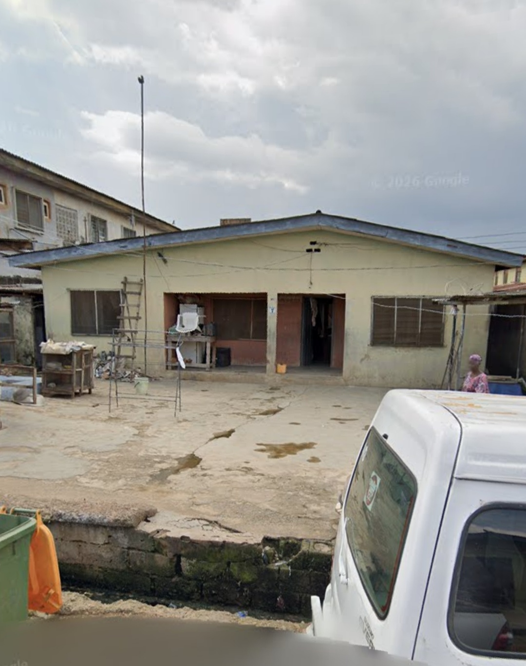 Demolishable bungalow